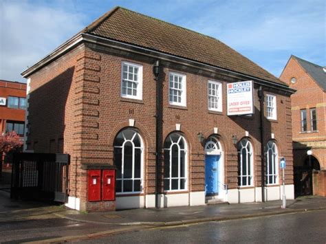 Post office Basingstoke in Basingstoke .
